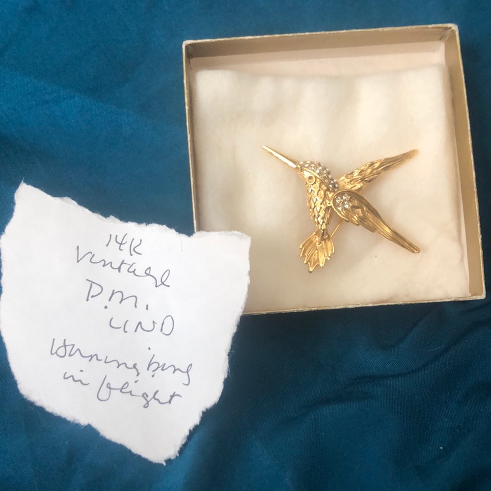 14k Vintage D.M hummingbird pin